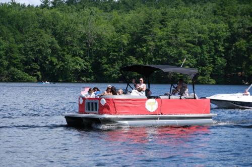 2025 -07-04 Pawtuckaway lake Boat Parade@DSCF8952